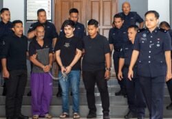 [VIDEO] Dua lelaki didakwa edar dadah RM8.8 juta