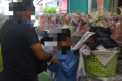 Terpaksa tebalkan muka pinjam RM200 beli barang sekolah anak