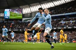 Ganjaran lumayan menanti City, Chelsea