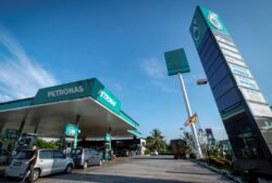 Petronas syarikat minyak milik rakyat - Kosmo Digital