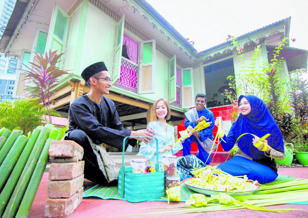 RAYA IBU BAPA KELUARGA