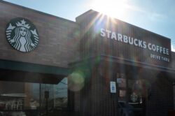 [VIDEO] Starbucks diarah bayar RM222 juta, air panas tumpah atas riba 