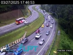 Aliran trafik tinggi, lewat satu jam menuju ke Genting Sempah