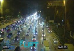 Trafik masih perlahan di Plaza Tol Gombak malam ini