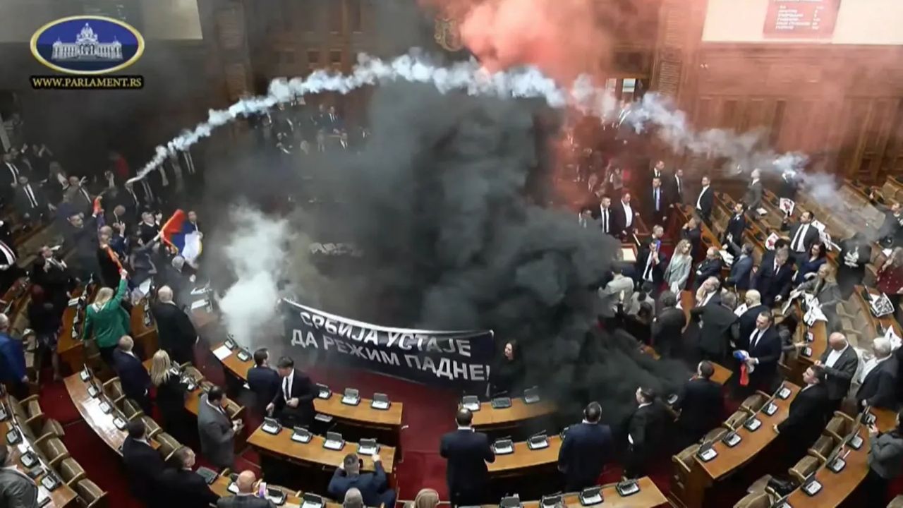 parlimen serbia
