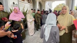 Kehadiran isteri kedua Sanusi di rumah terbuka curi tumpuan