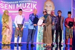‘Risau Tok Ti serik nyanyi sukarela’