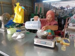 Santan kini RM22 sekilo