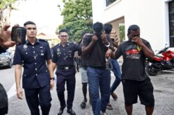 4 sahabat tidak mengaku peras ugut RM18,000