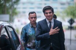 Saya tak lari, saya tak jual diri demi kuasa – Syed Saddiq