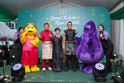 Rumah Terbuka Raya Mekdi meriah