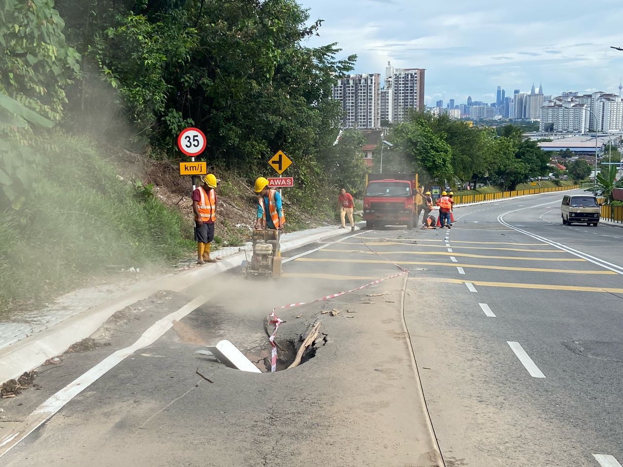 jalan berlubang gombak