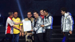 Luar biasa, konsert GenKRU catat 2 Malaysia Book of Records