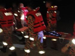 Kanak-kanak lemas ditarik gelombang bot nelayan ketika mandi pantai
