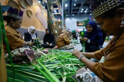 ASEAN: Ketengahkan produk, kraftangan tempatan di mata dunia