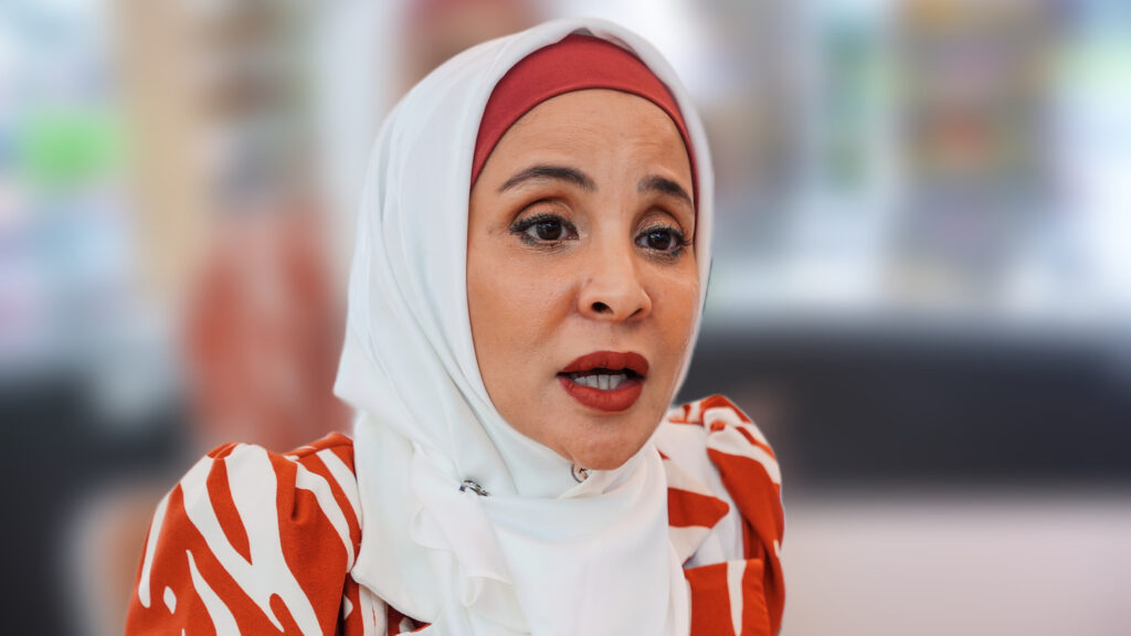Kasihan Betty Banafe, masih tanggung hutang bekas suami