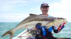 Aruan tasik ikan pembenam padu