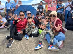 Dua beradik cilik minat tentera teruja tengok jet pejuang