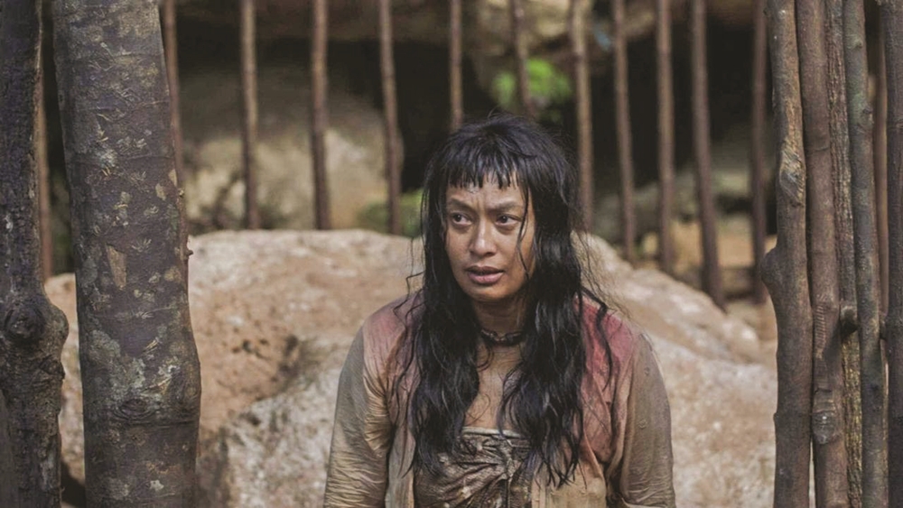 Nabila Huda as Maimom