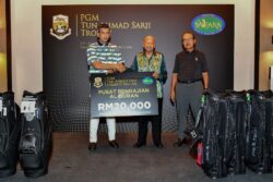 Golf Amal Tun Ahmad Sarji kumpul dana RM20,000