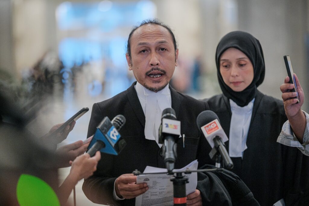 Siti Bainun kemuka notis usul laporan polis Ismanira, saksi pendakwaan kes Bella