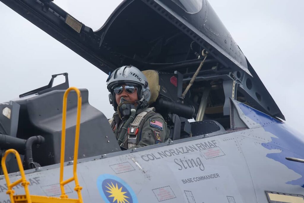Sting bangga terbangkan Sukhoi bersama Panglima Tentera Udara