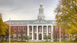 Universiti Harvard bantah keputusan halang pelajar asing lanjut pelajaran