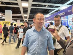 Baca buku kalau nak pandai – Maszlee