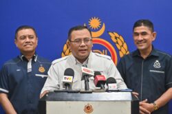 ‘Saya minta Tengku Zafrul doakan saya terus kekal MB Selangor’