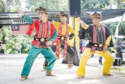 Rentak jiwa Bajau Samah dalam langkah kuda pacu