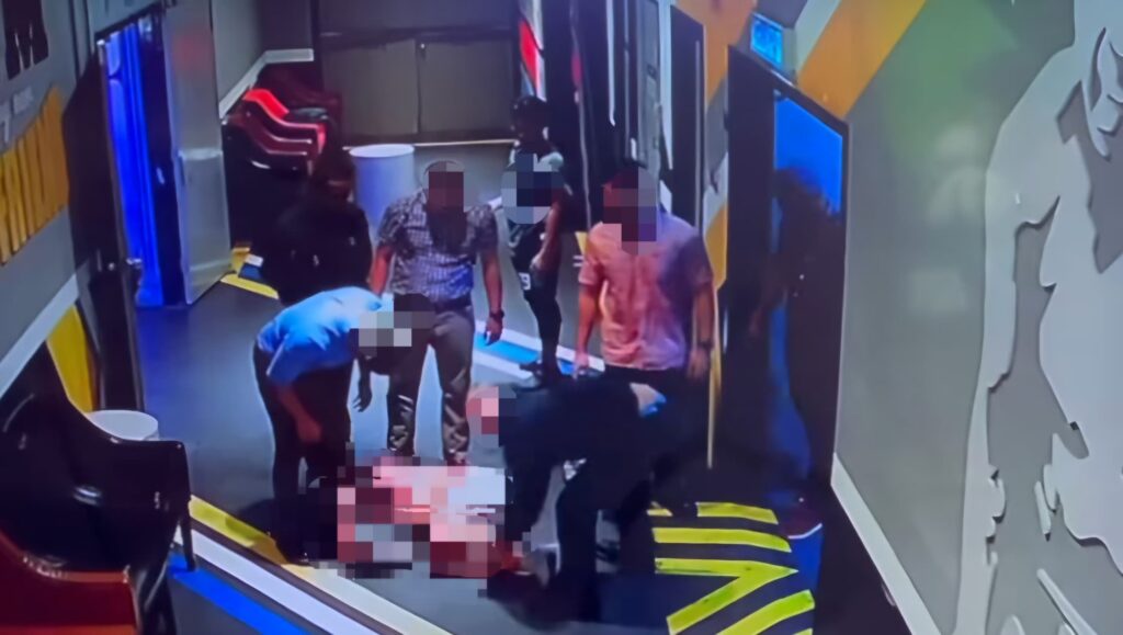 Angkara salam tak cium tangan, vokalis ‘skinhead’ kena belasah