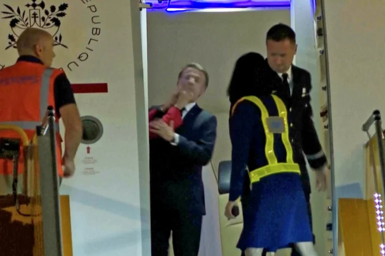 macron tampar