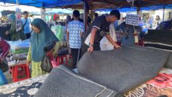 Peniaga Pasar Kemboja balik awal