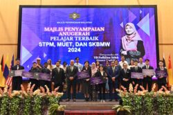 Tawaran biasiswa KPM kepada 300 pelajar cemerlang STPM