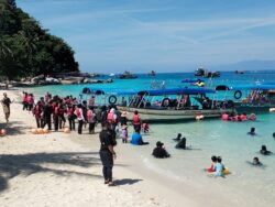 Sehari dapat RM5,000 di Pulau Perhentian