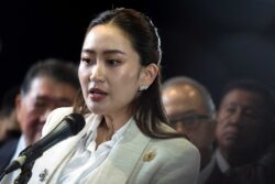 Kerajaan Thai goyah, Paetongtarn didesak letak jawatan