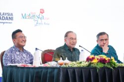 Sultan Brunei puji perkhidmatan, kepakaran IJN – Anwar