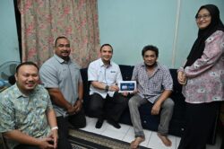 PM beri sumbangan keluarga remaja dibedah perut