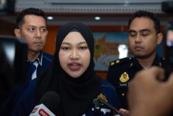 39 notis saman bas ‘pink’, lima kes pemandu main telefon