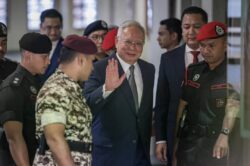 Najib lepas tanpa bebas tiga pertuduhan SRC RM27 juta