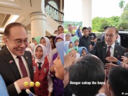 [VIDEO] ‘Cikgu Anwar’ pesan jaga amanah, sentiasa baca buku