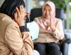‘Mak ayah bergaya mewah, saya tanggung hutang’