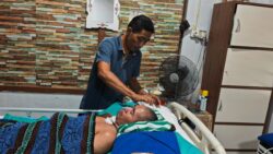 Tempurung kepala dibuang, leher ditebuk