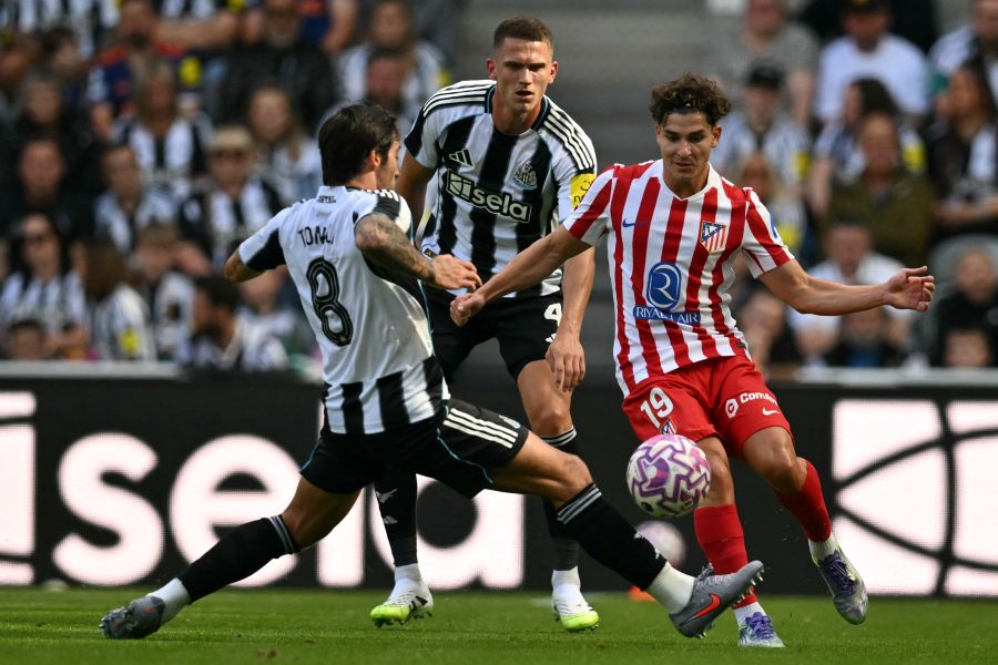 Liverpool sasar Alvarez calon ganti Isak