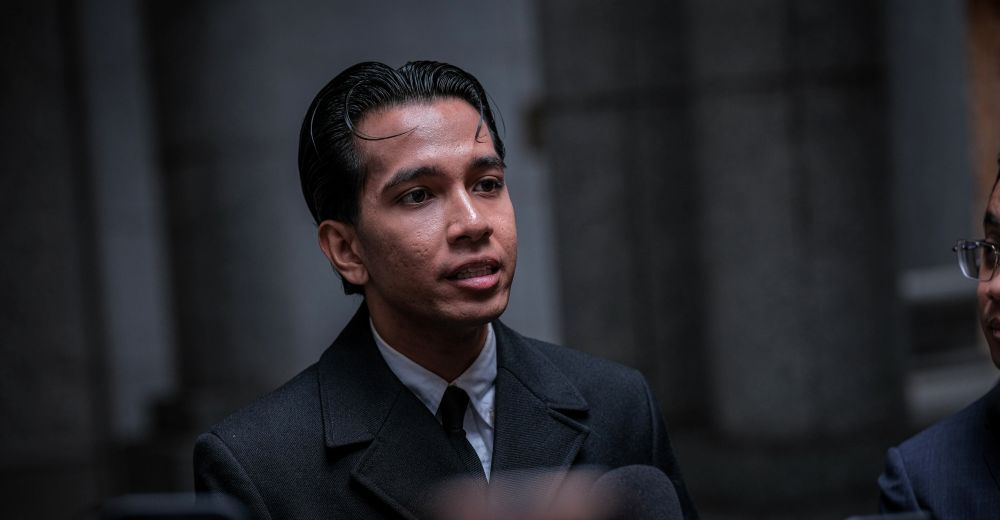 Sampai mahkamah awal pagi, Naim Daniel ikut laluan &#8216;belakang&#8217;