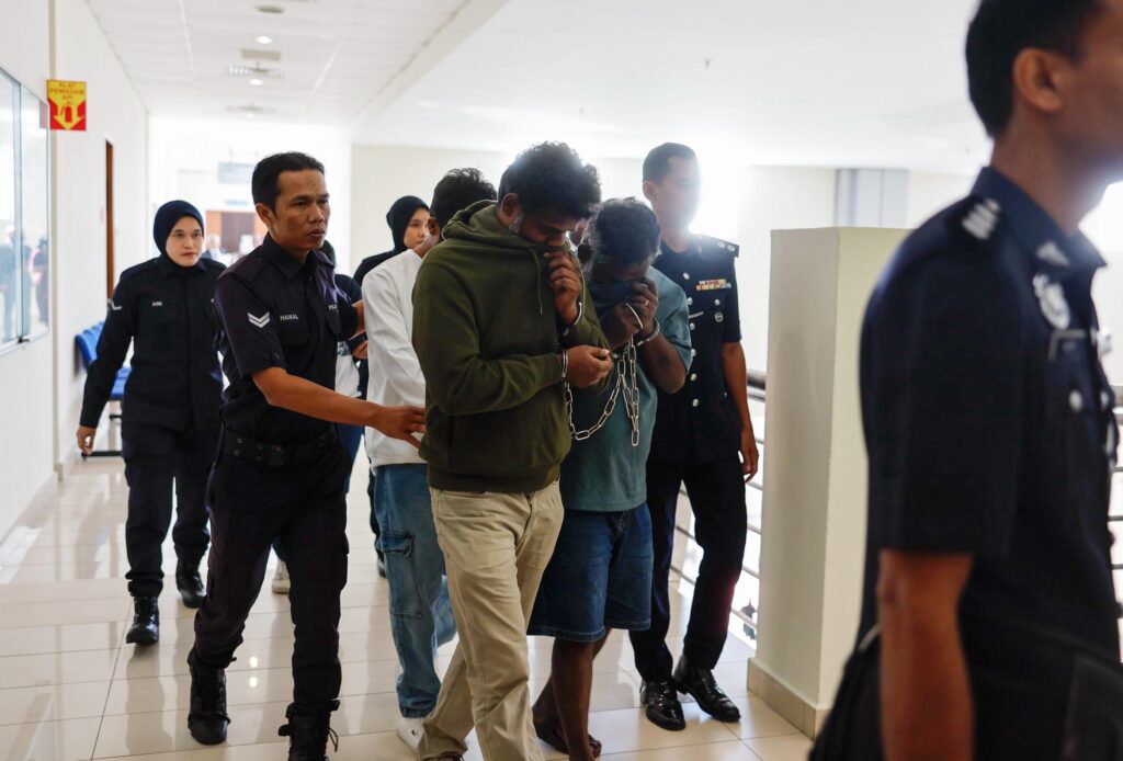 Empat termasuk wanita didakwa penyeludupan migran di KLIA