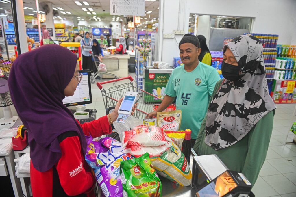 Walaupun RM100, ia mampu rangsang ekonomi rakyat