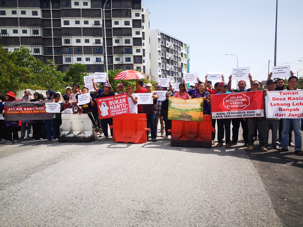 ‘Letih dengar alasan, jalan tetap rosak’