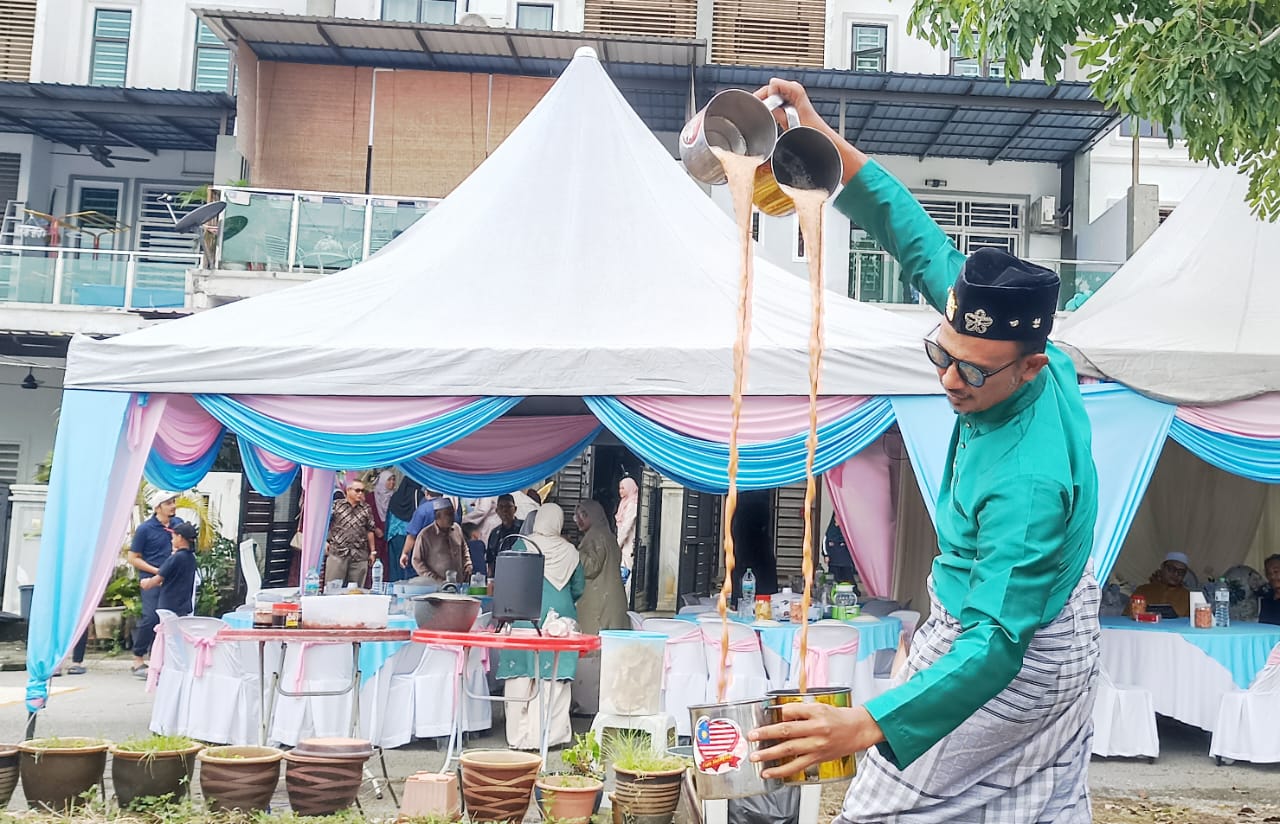 ‘Saya dibayar RM5,000 untuk tarik teh’