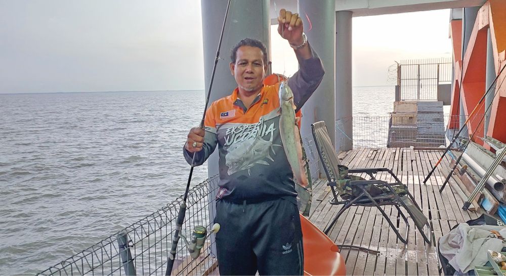 Santai pancing di Kelong Paradise